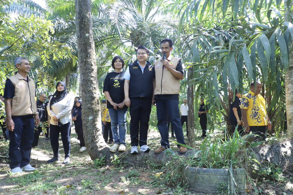 title - เลขาฯ ส.ป.ก. พร้อมคณะ ร่วมลงพื้นที่ติดตามคณะ รมช.กษ. ตรวจราชการ ณ ตำบลอ่าวลึก